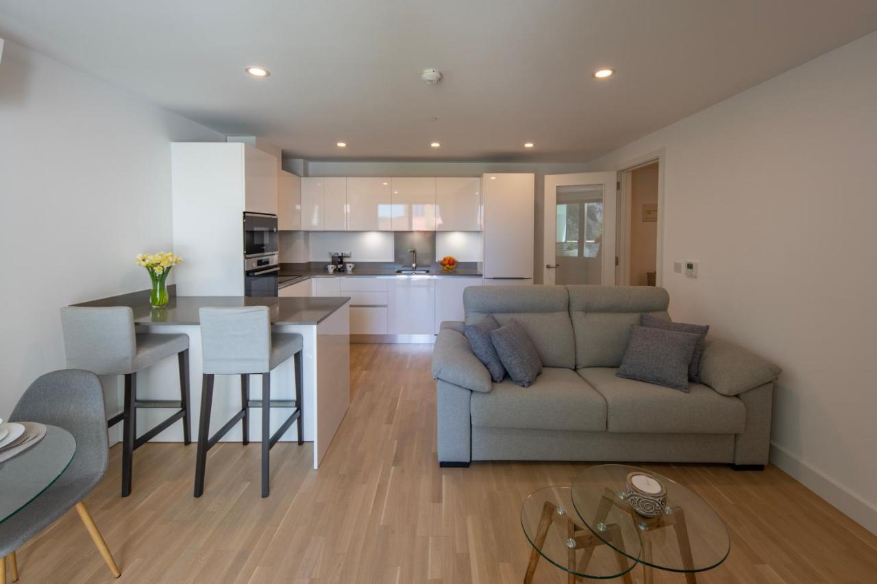 Brand New Luxury 1 Bed 2 Bath Apartment - Spa & Pool 지브롤터 외부 사진